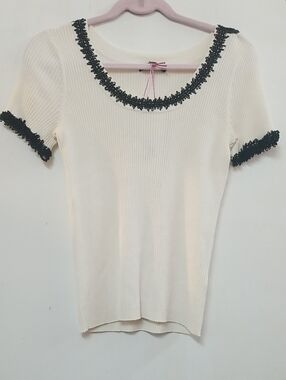 Apostrophe Cream Ribbed Short Sleeve Top with Black Lace Trim